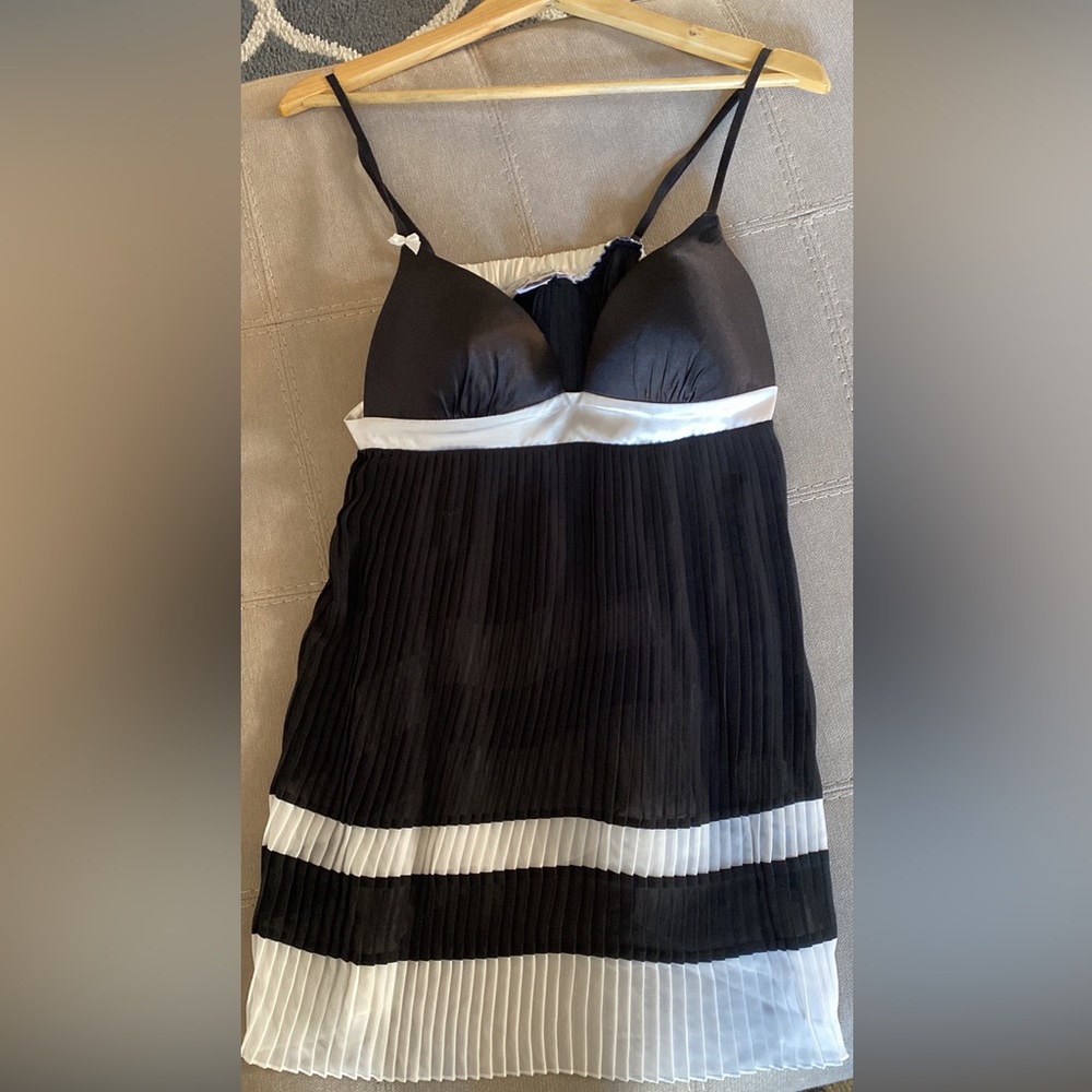 Lingerie black and white